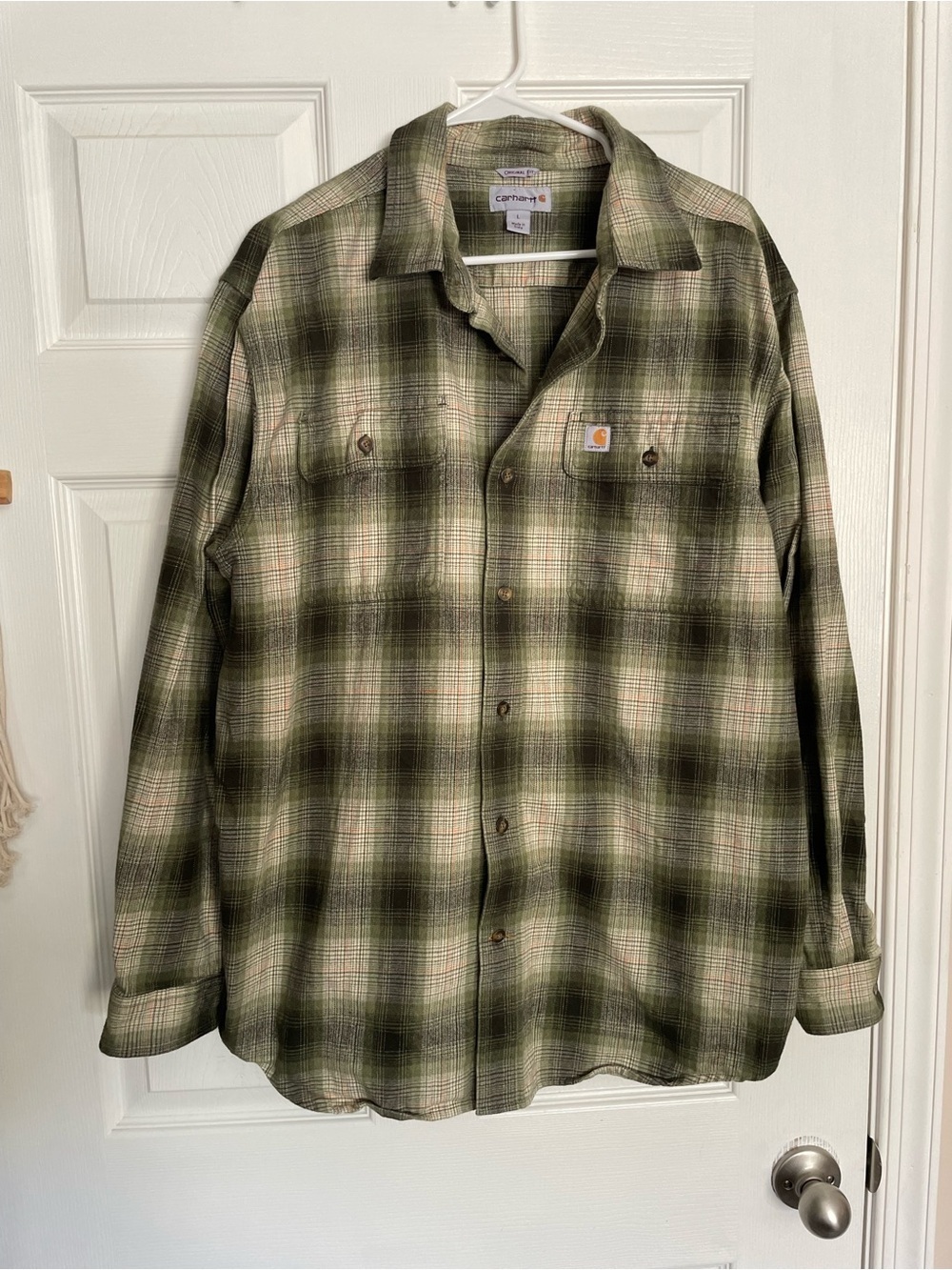 Carhartt Men’s size Large Green and Cream Plaid Button Up Shirt Thick Flannel